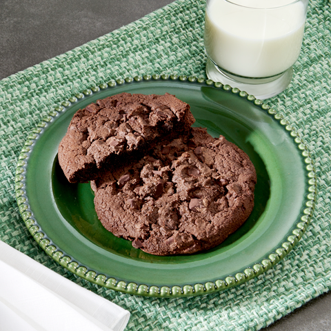 GLUTEN FRIENDLY TRIPLE CHOC CHUNK_LIFESTYLE 2